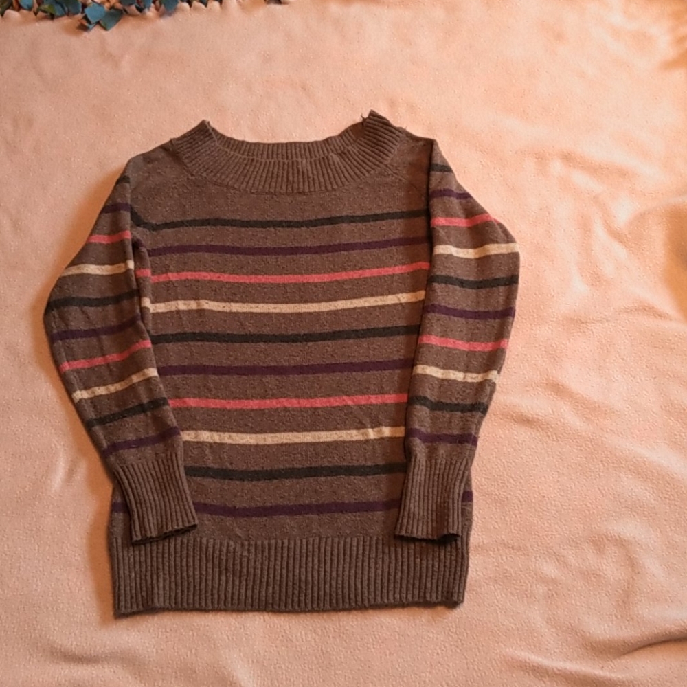 Saint Johns Bay Scoop Neck light weight Sweater